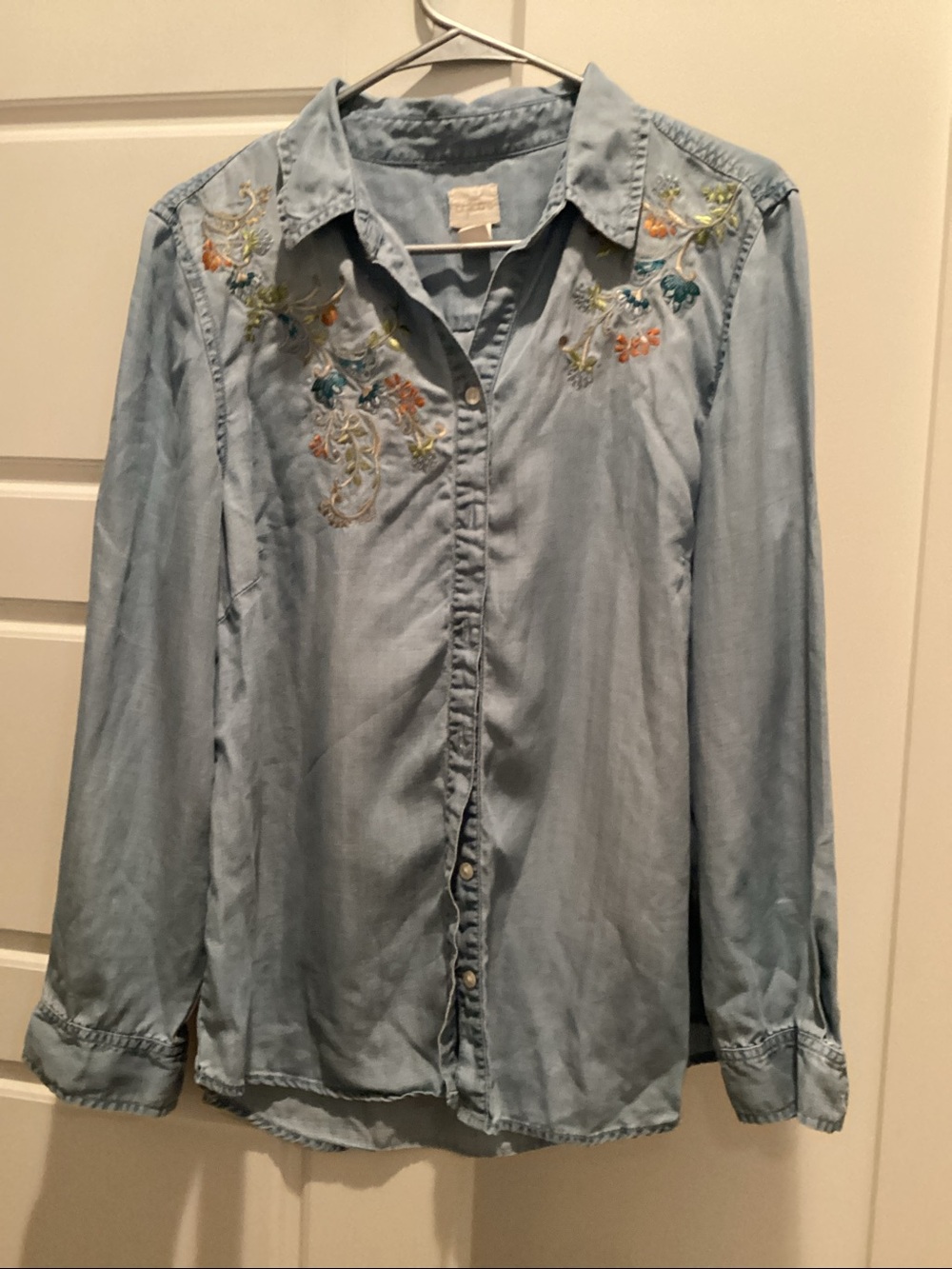 Chico's Light Blue Embroidered Button-Up Shirt